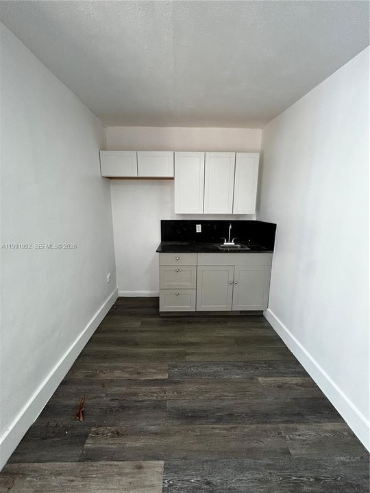 出租: $1,690 (1 贝兹, 1 浴室, 1923 平方英尺)