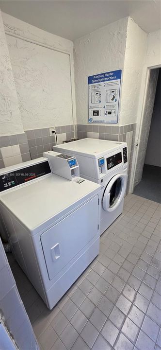 待售: $439,900 (2 贝兹, 2 浴室, 1050 平方英尺)