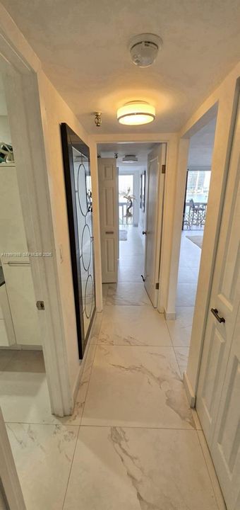 For Sale: $439,900 (2 beds, 2 baths, 1050 Square Feet)