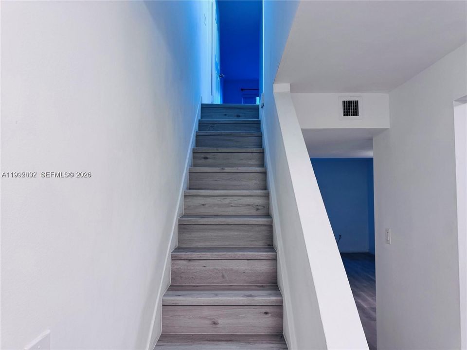 Под контрактом: $2,150 (2 спален, 1 ванн, 1024 Квадратных фут)