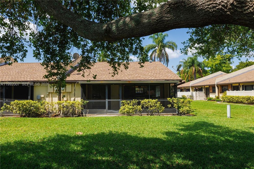 Activo con contrato: $319,000 (2 camas, 2 baños, 1038 Pies cuadrados)