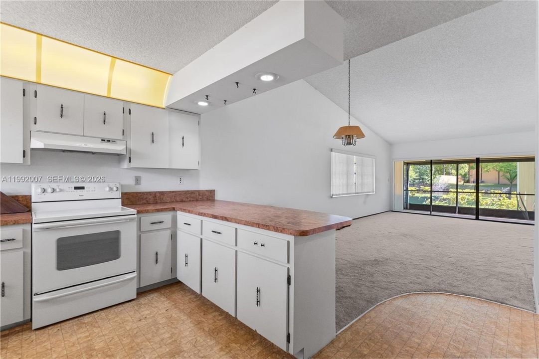 Activo con contrato: $319,000 (2 camas, 2 baños, 1038 Pies cuadrados)