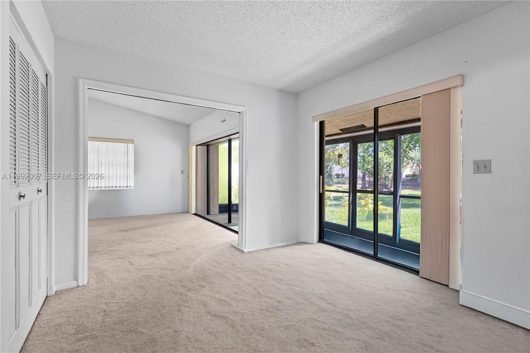 Activo con contrato: $319,000 (2 camas, 2 baños, 1038 Pies cuadrados)