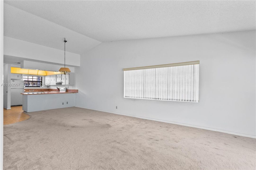Activo con contrato: $319,000 (2 camas, 2 baños, 1038 Pies cuadrados)