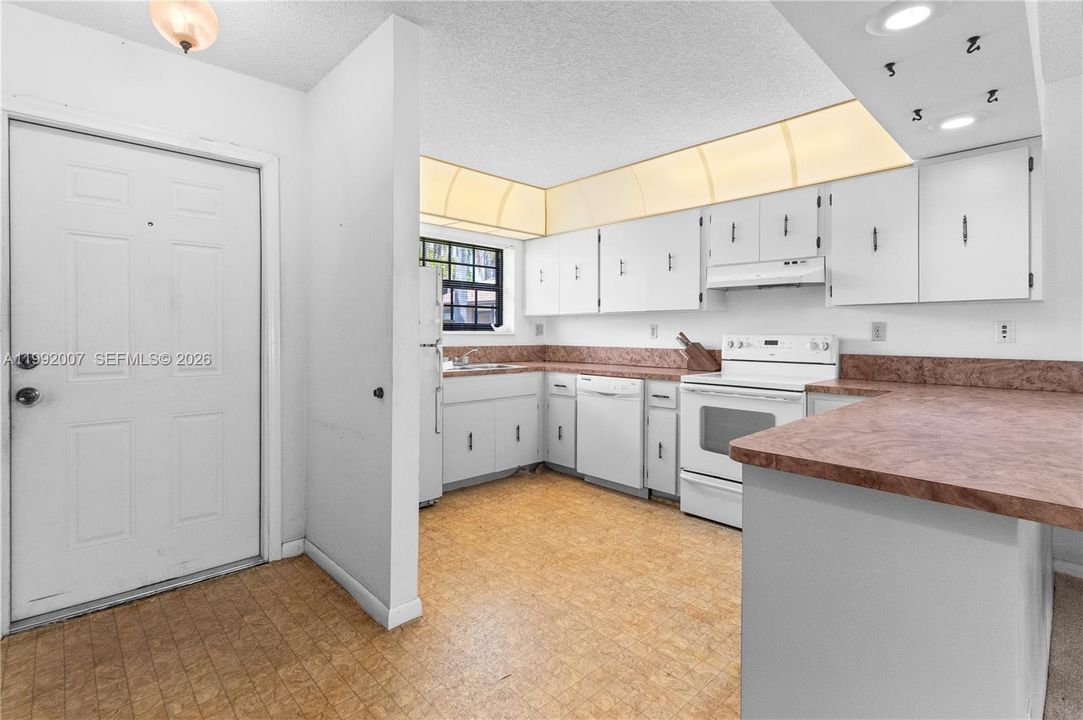 Activo con contrato: $319,000 (2 camas, 2 baños, 1038 Pies cuadrados)