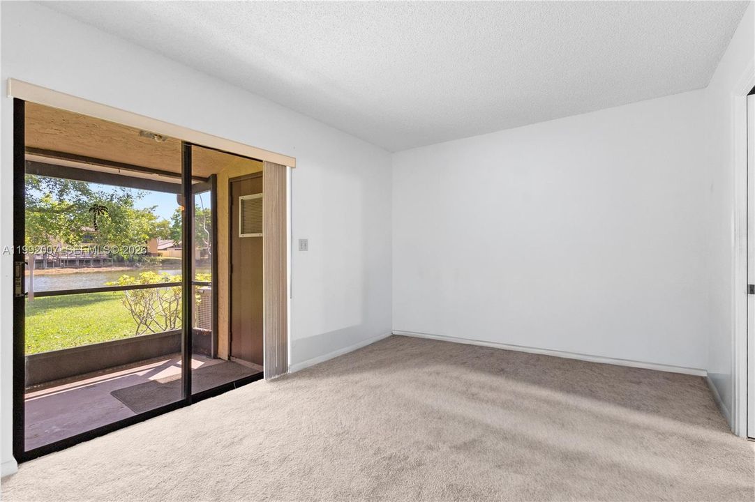 Activo con contrato: $319,000 (2 camas, 2 baños, 1038 Pies cuadrados)