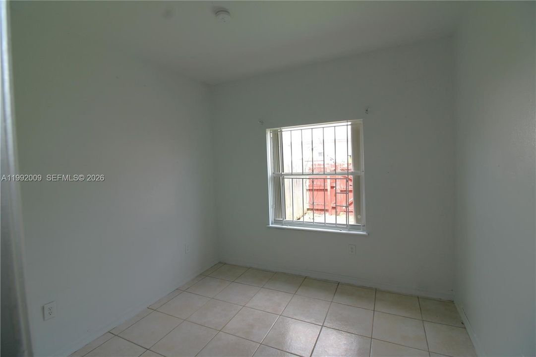 Activo con contrato: $305,000 (3 camas, 2 baños, 1160 Pies cuadrados)