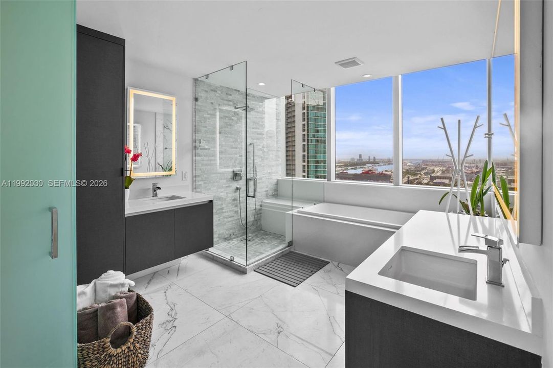 На продажу: $1,850,000 (4 спален, 4 ванн, 2188 Квадратных фут)