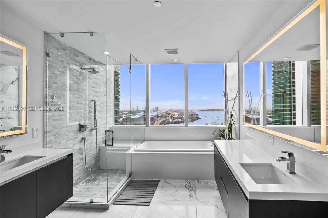 На продажу: $1,850,000 (4 спален, 4 ванн, 2188 Квадратных фут)