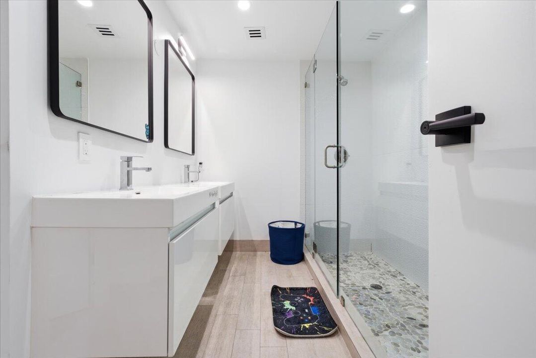 38-Bathroom