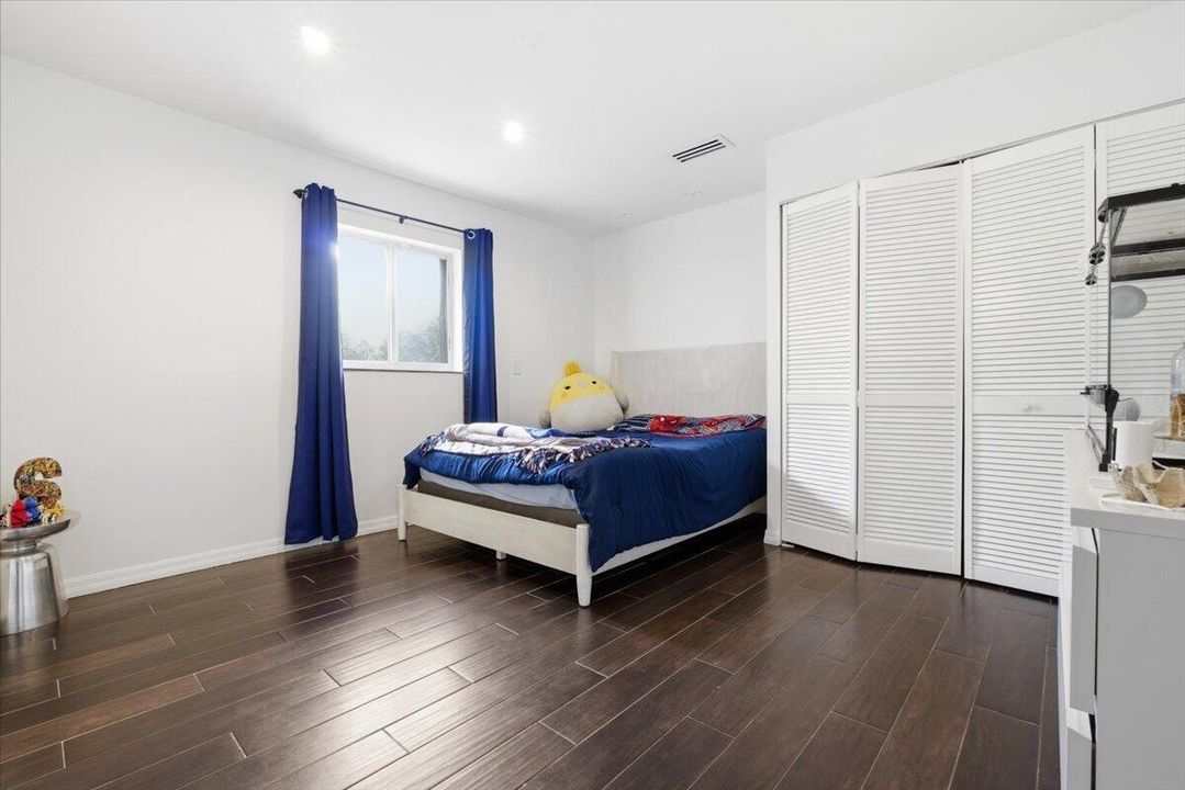 35-Bedroom