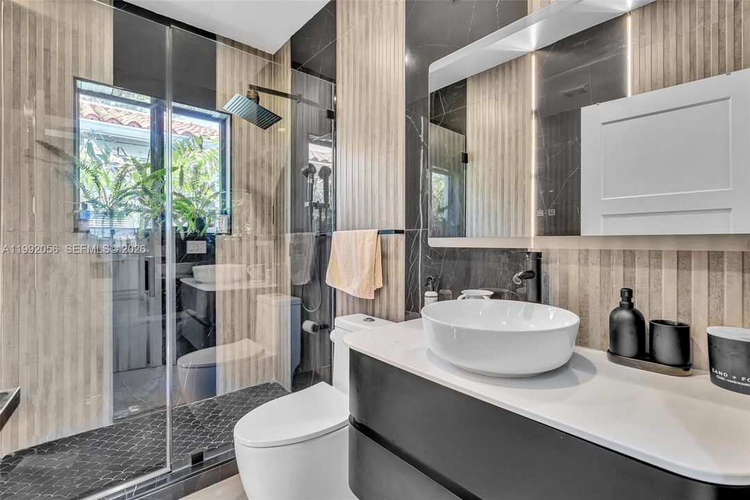 На продажу: $999,900 (3 спален, 2 ванн, 1366 Квадратных фут)
