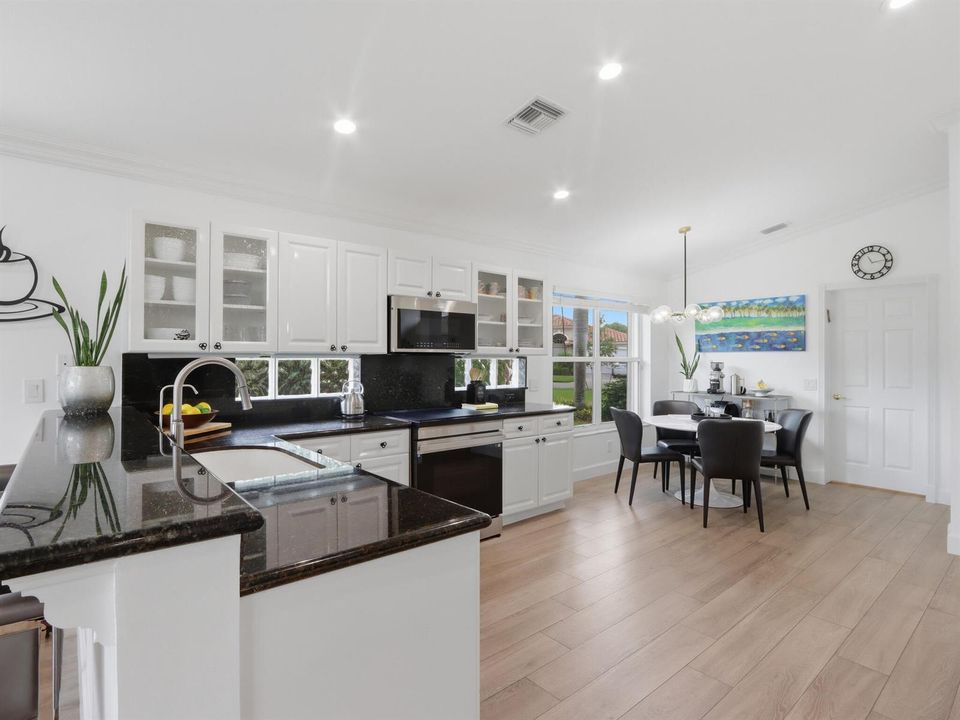 Eat-In Kitchen