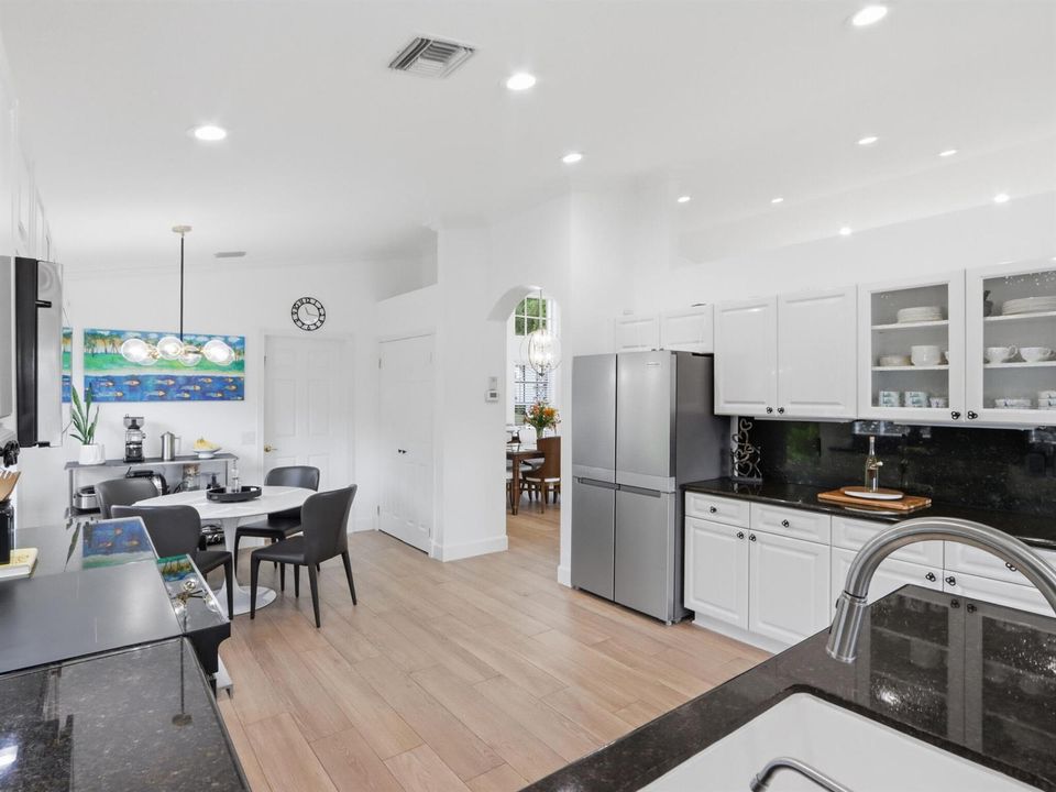 Eat-In Kitchen