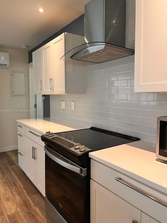 На продажу: $279,999 (2 спален, 2 ванн, 1120 Квадратных фут)