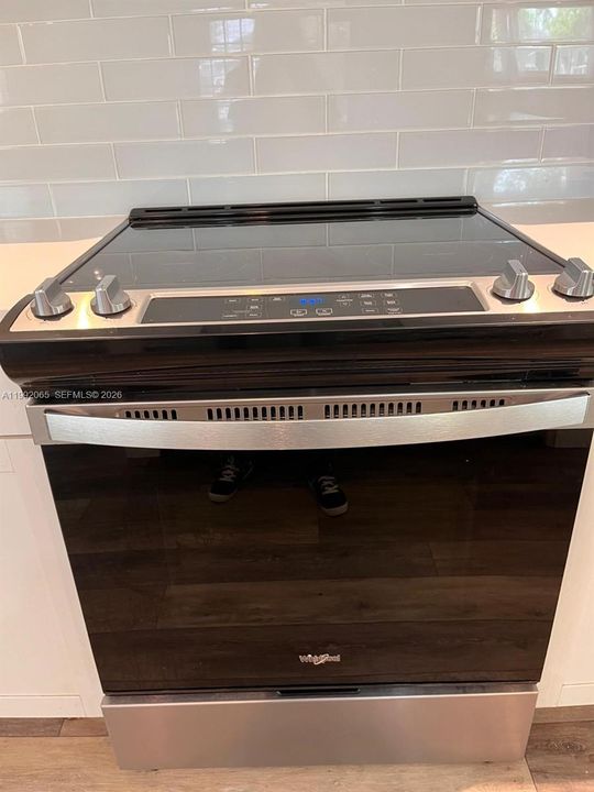 На продажу: $279,999 (2 спален, 2 ванн, 1120 Квадратных фут)