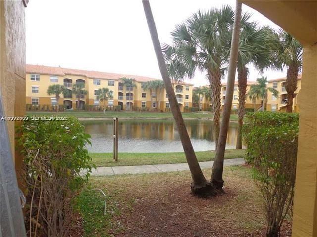 Active With Contract: $1,590 (1 beds, 1 baths, 793 Square Feet)