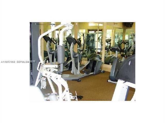 Active With Contract: $1,590 (1 beds, 1 baths, 793 Square Feet)