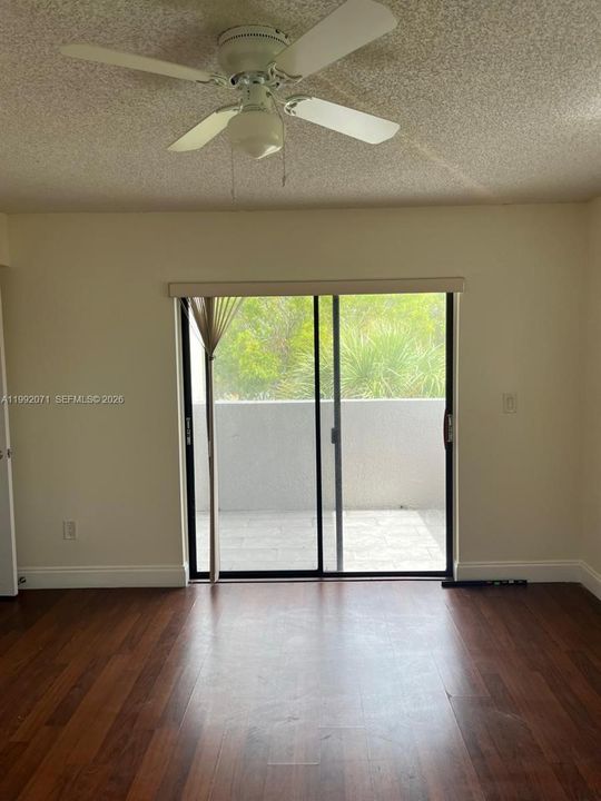 В аренду: $2,550 (3 спален, 2 ванн, 1152 Квадратных фут)