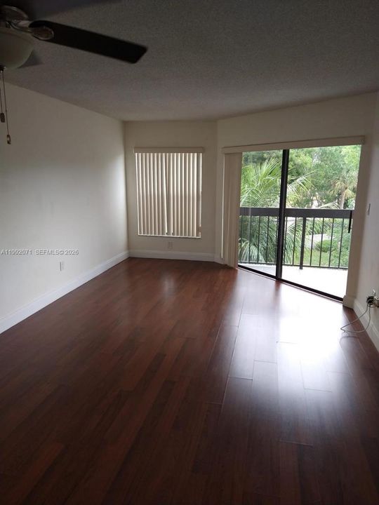 В аренду: $2,550 (3 спален, 2 ванн, 1152 Квадратных фут)