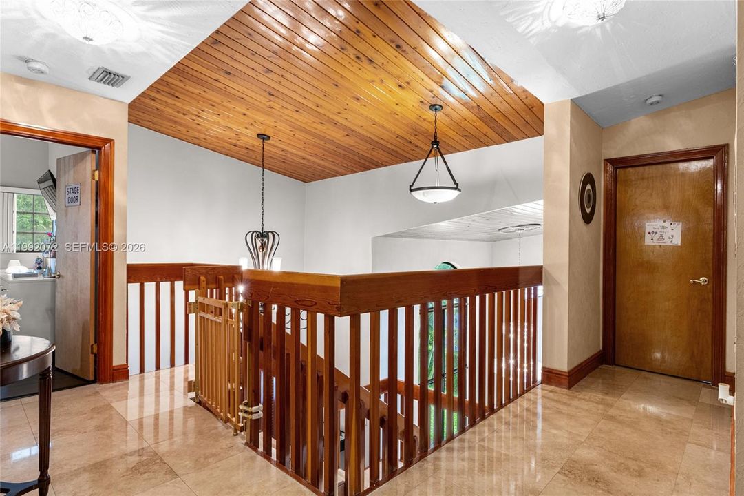 For Sale: $1,299,999 (5 beds, 5 baths, 4269 Square Feet)