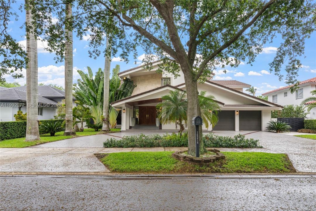 For Sale: $1,299,999 (5 beds, 5 baths, 4269 Square Feet)