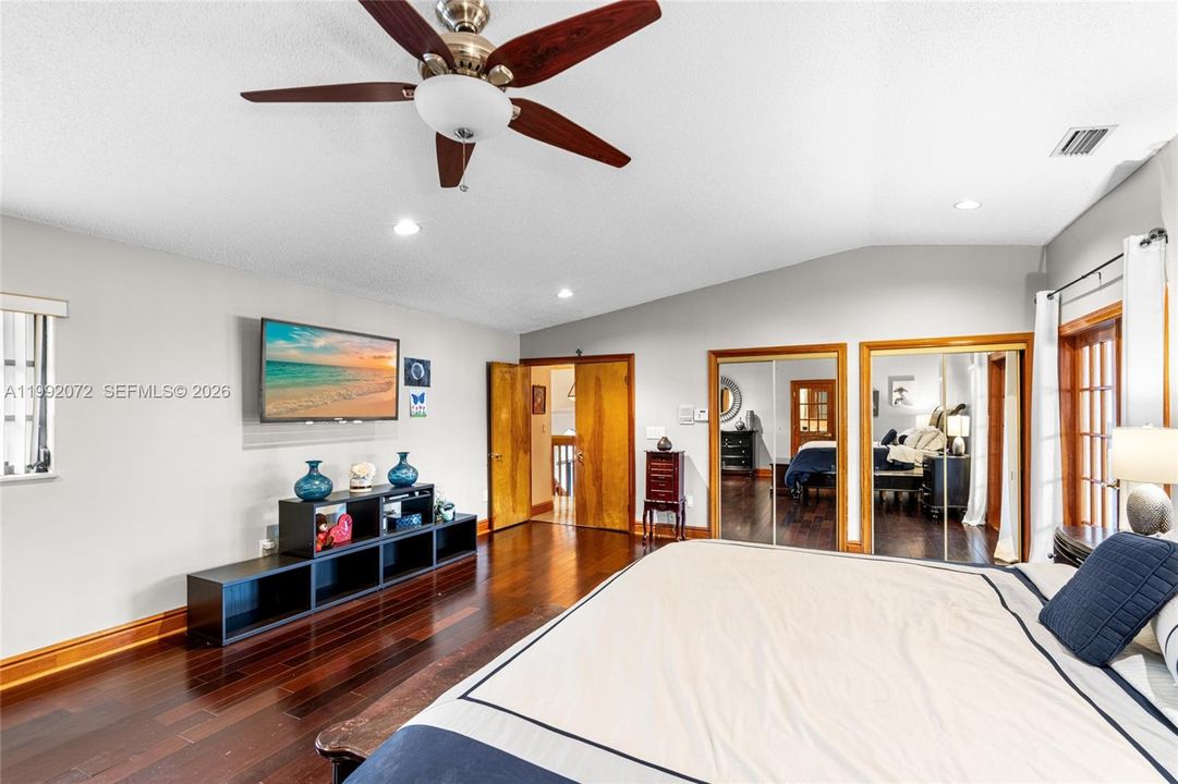 For Sale: $1,299,999 (5 beds, 5 baths, 4269 Square Feet)