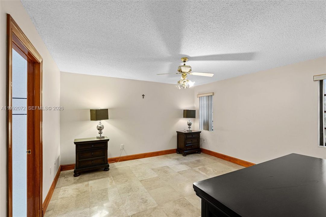 Ground-floor junior suite with en-suite bathroom