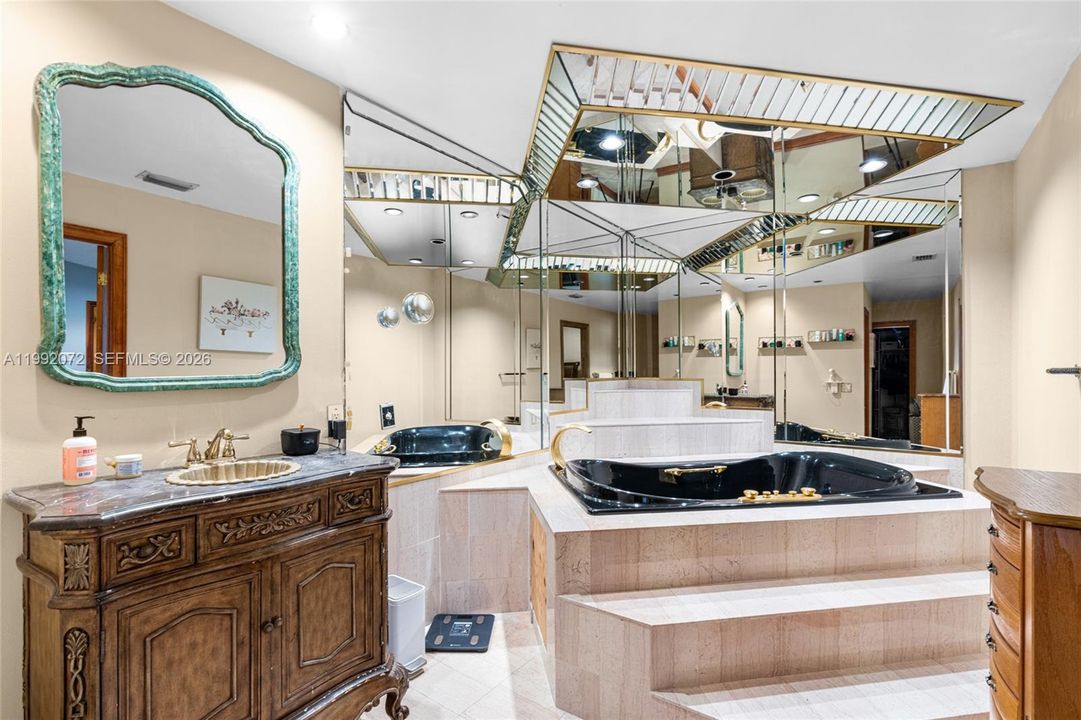 For Sale: $1,299,999 (5 beds, 5 baths, 4269 Square Feet)