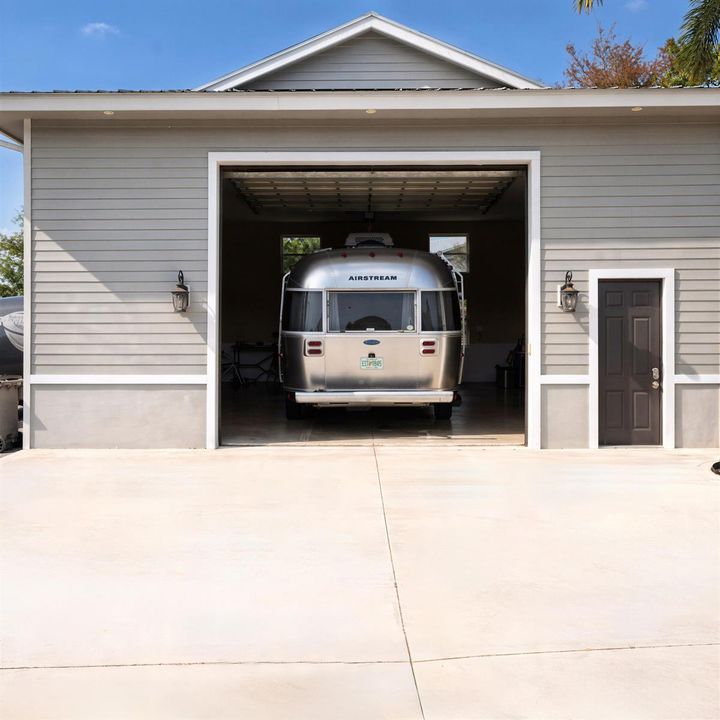 1750 Sq ft CBS Garage