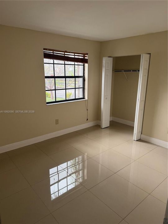 Activo con contrato: $1,850 (2 camas, 1 baños, 863 Pies cuadrados)