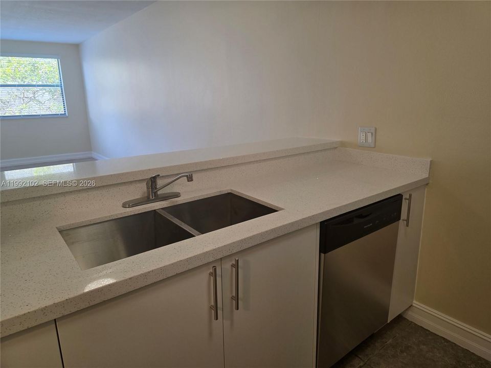 En Venta: $265,900 (1 camas, 1 baños, 710 Pies cuadrados)