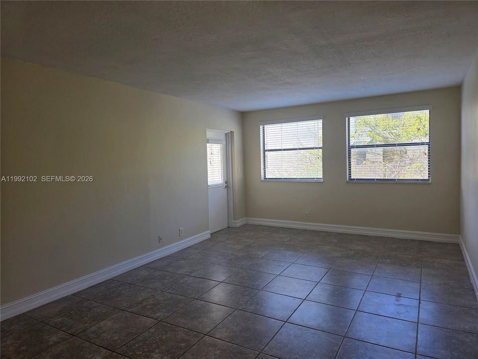 En Venta: $265,900 (1 camas, 1 baños, 710 Pies cuadrados)