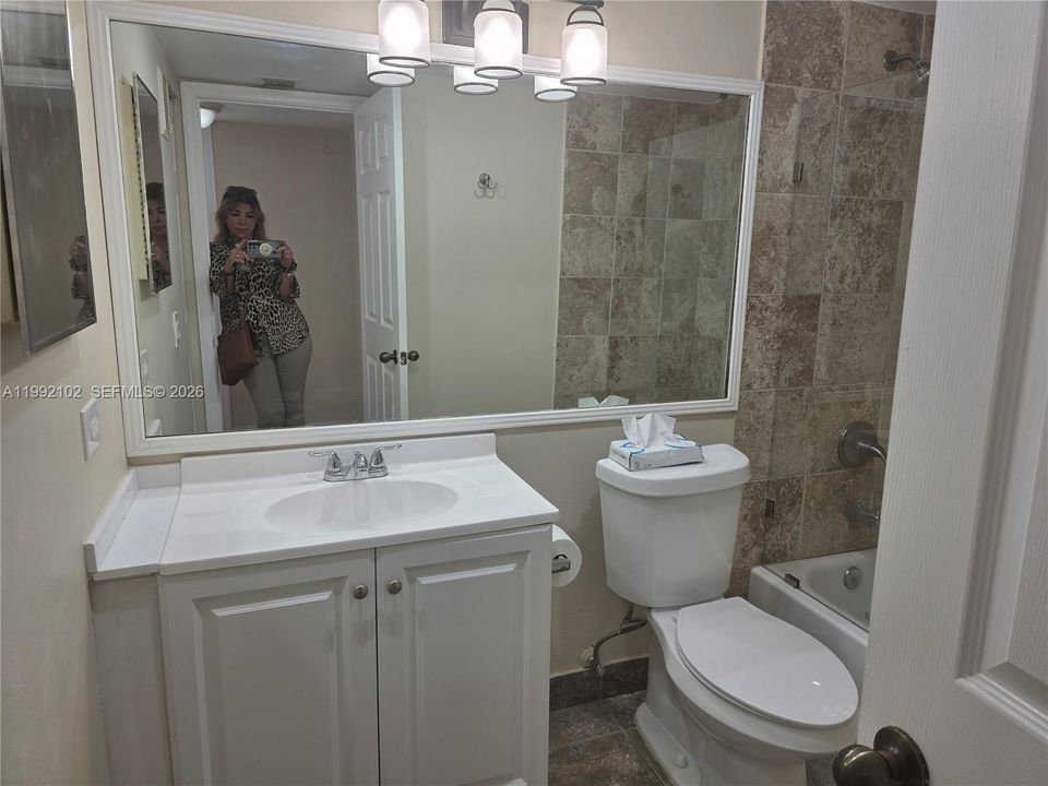 En Venta: $265,900 (1 camas, 1 baños, 710 Pies cuadrados)