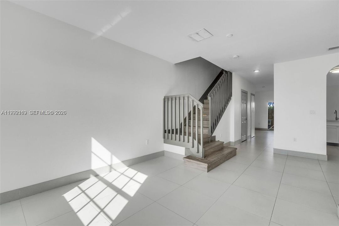 En Venta: $279,000 (3 camas, 2 baños, 1169 Pies cuadrados)