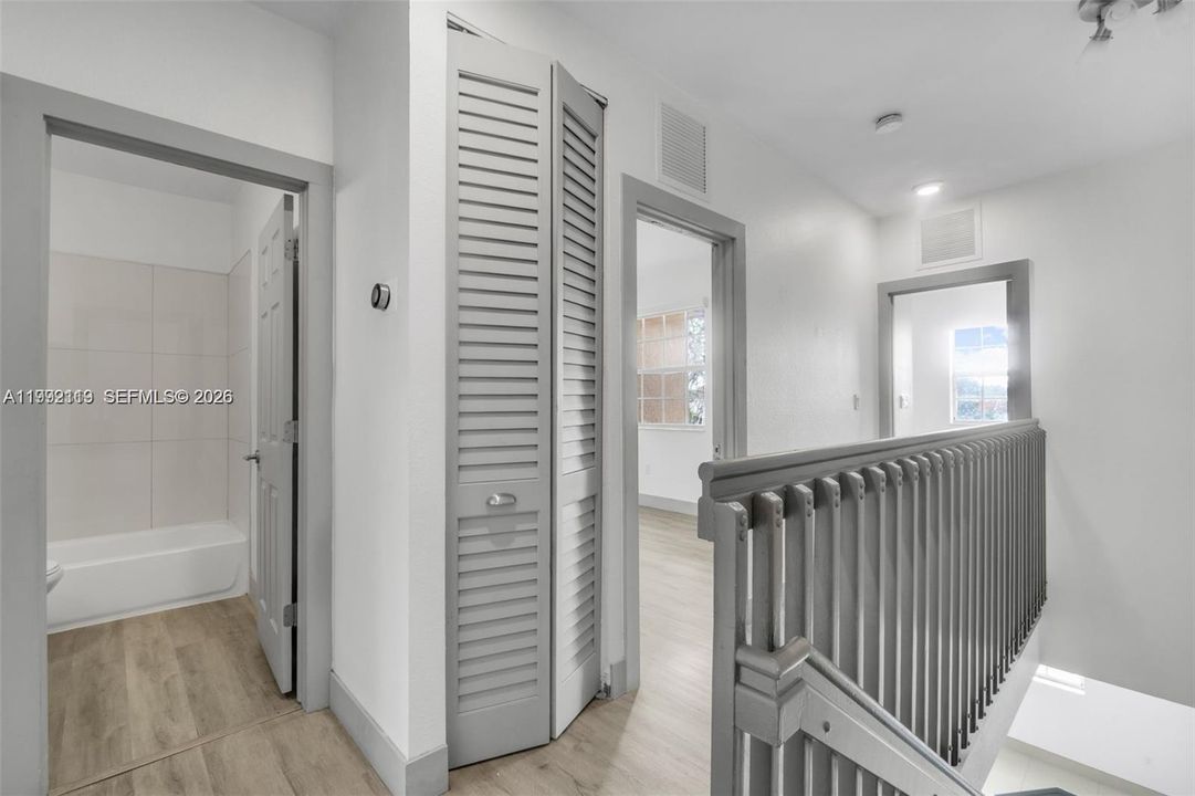 En Venta: $279,000 (3 camas, 2 baños, 1169 Pies cuadrados)