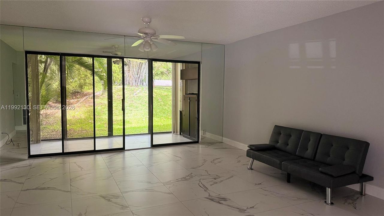 For Sale: $259,000 (2 beds, 2 baths, 1150 Square Feet)