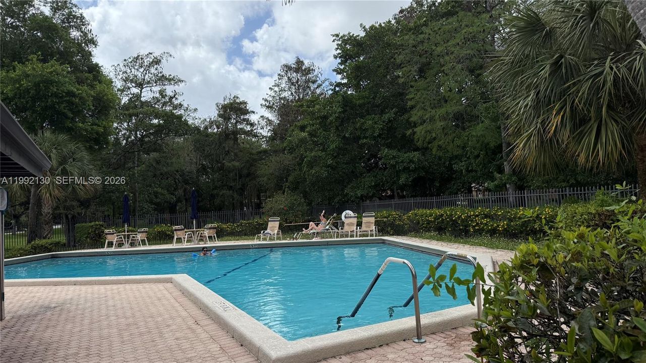 For Sale: $259,000 (2 beds, 2 baths, 1150 Square Feet)