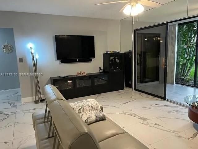 For Sale: $259,000 (2 beds, 2 baths, 1150 Square Feet)