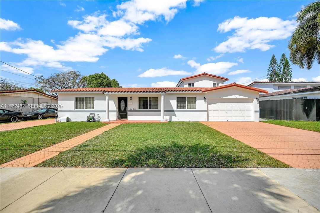For Sale: $1,300,000 (5 beds, 3 baths, 2728 Square Feet)
