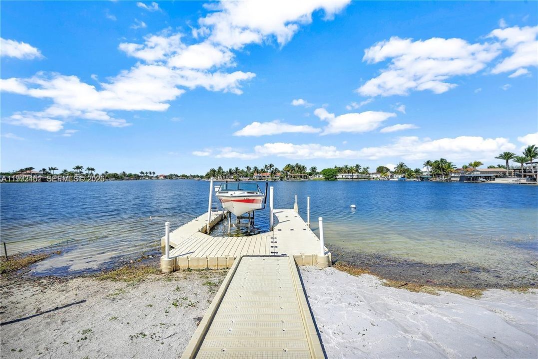 For Sale: $1,300,000 (5 beds, 3 baths, 2728 Square Feet)