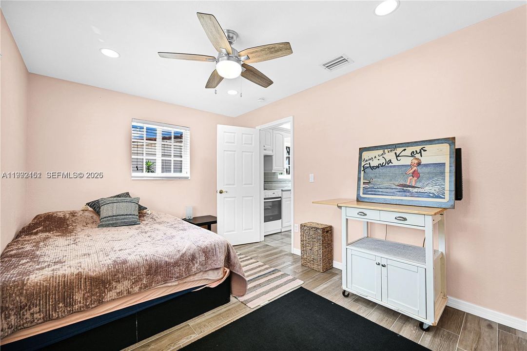 For Sale: $1,300,000 (5 beds, 3 baths, 2728 Square Feet)
