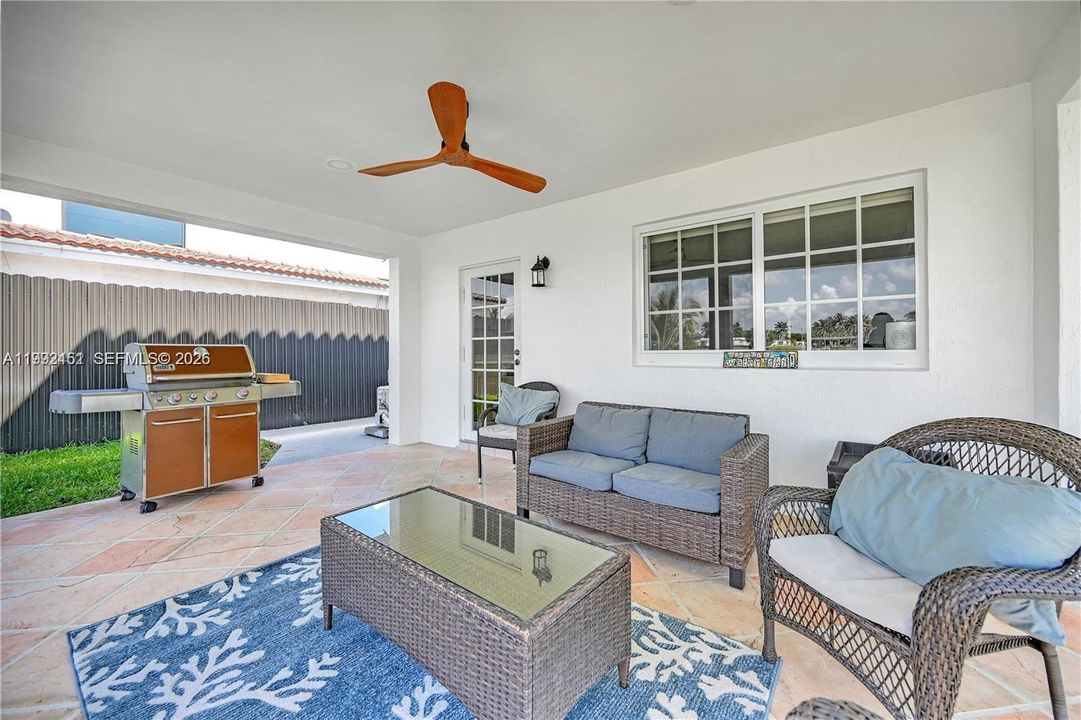 For Sale: $1,300,000 (5 beds, 3 baths, 2728 Square Feet)