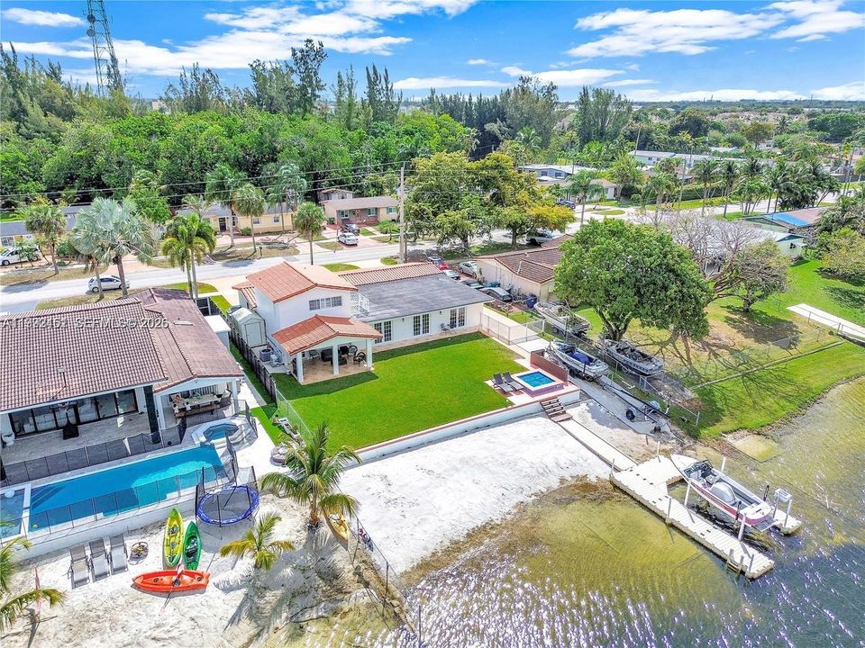 For Sale: $1,300,000 (5 beds, 3 baths, 2728 Square Feet)