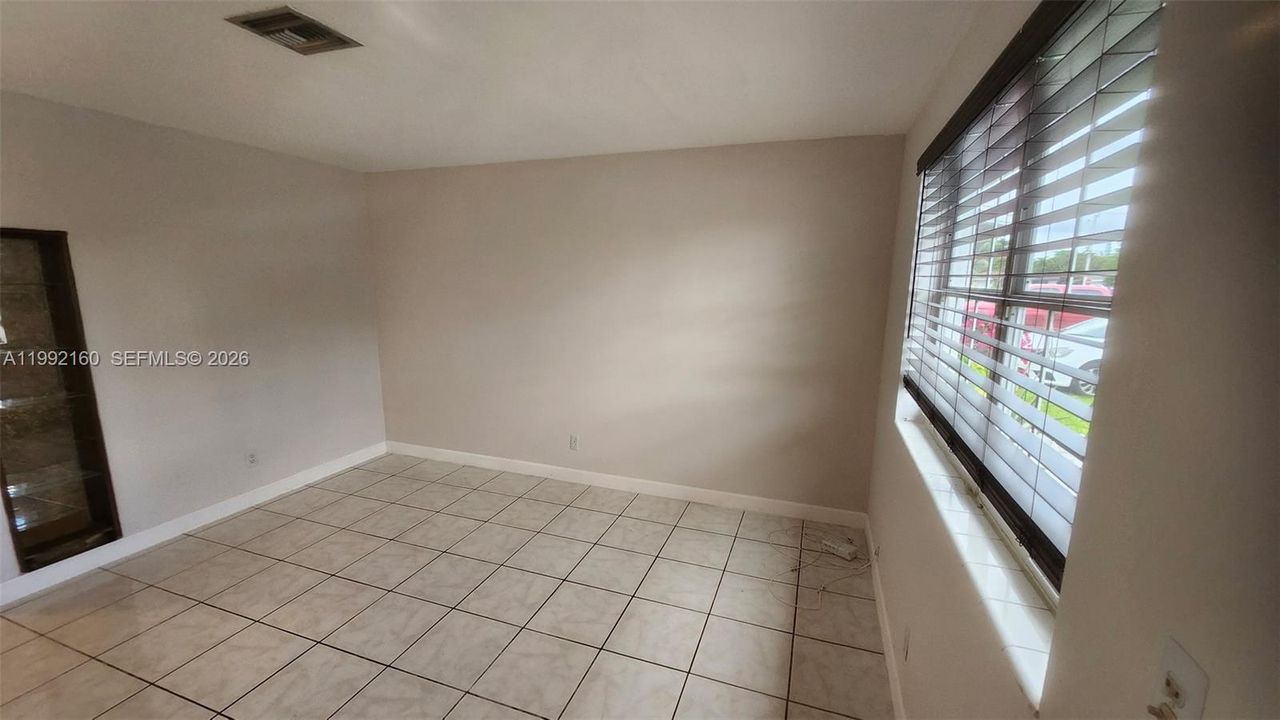 Recientemente alquilado: $2,200 (2 camas, 1 baños, 1121 Pies cuadrados)