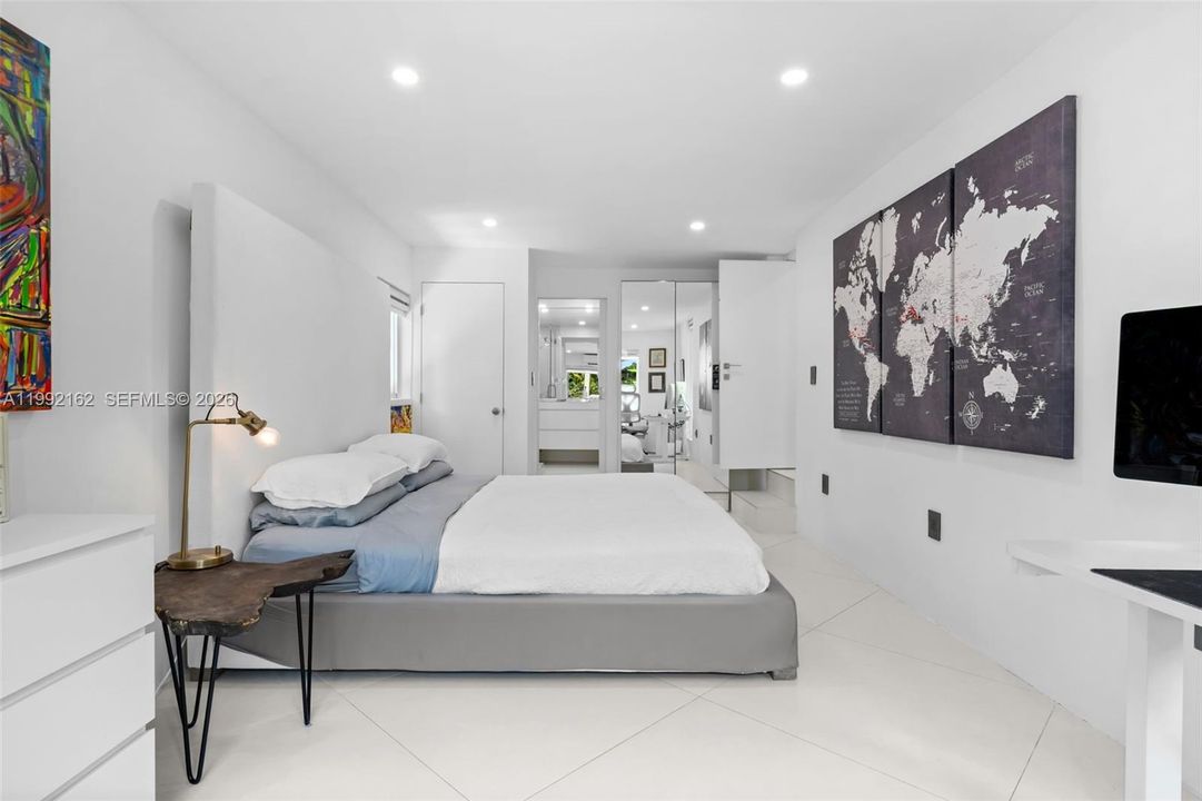 Active With Contract: $3,150,000 (4 beds, 3 baths, 2314 Square Feet)
