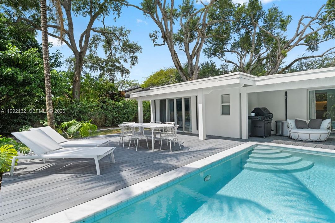 Active With Contract: $3,150,000 (4 beds, 3 baths, 2314 Square Feet)