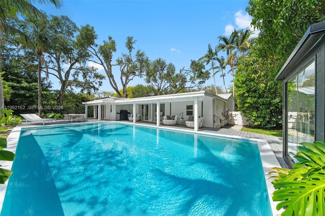 Active With Contract: $3,150,000 (4 beds, 3 baths, 2314 Square Feet)