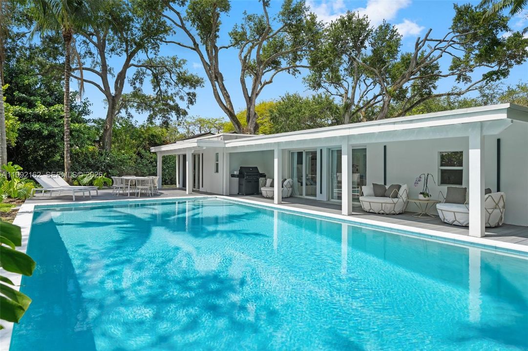Active With Contract: $3,150,000 (4 beds, 3 baths, 2314 Square Feet)