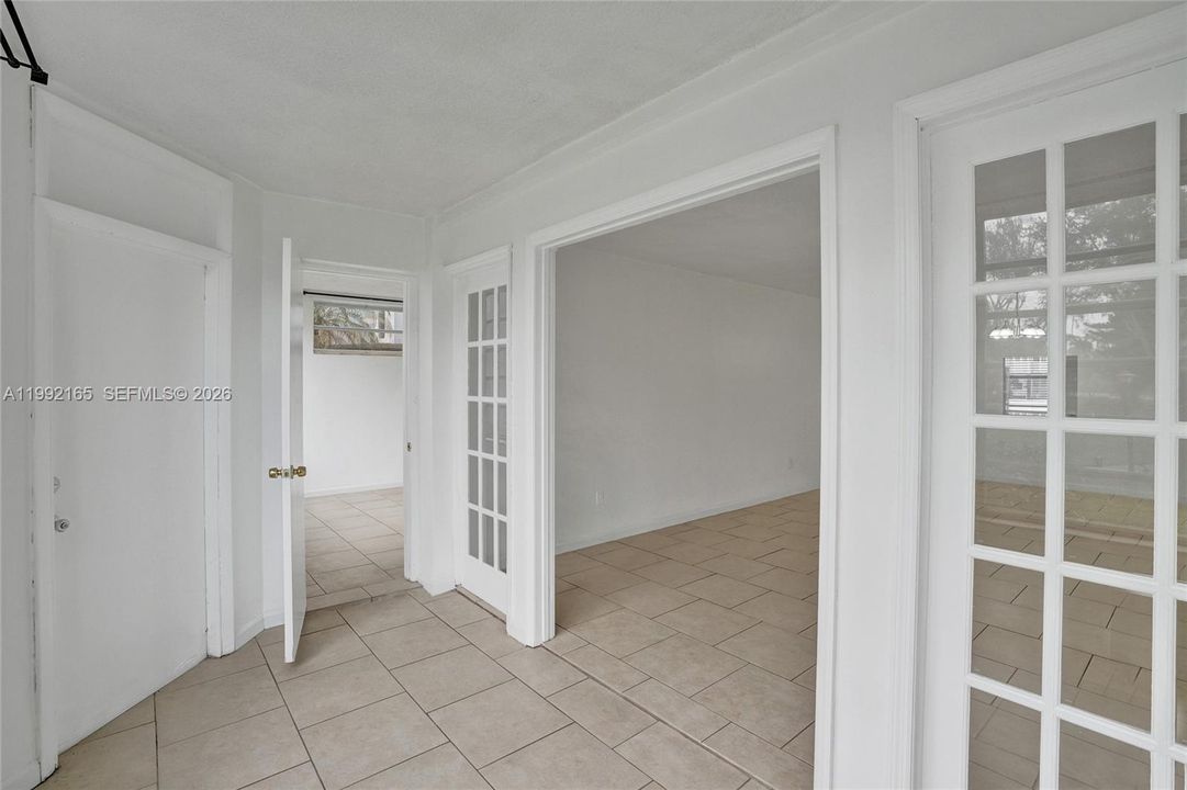 En Venta: $180,000 (1 camas, 1 baños, 898 Pies cuadrados)